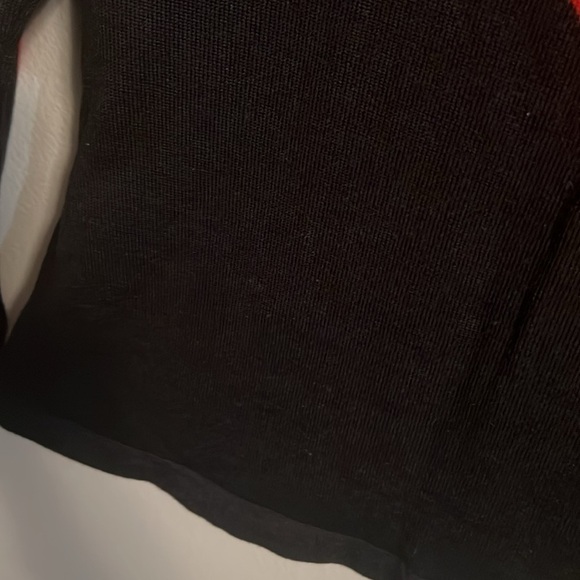 Bosch - black sweater with a red rose decor size S/M - Picture 6 of 9